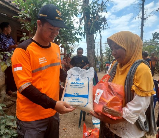 Salurkan Sembako untuk Warga Terdampak Kekeringan, BAZNAS Ponorogo Berikhtiar Bantu Sesama